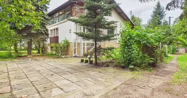 Dom 8 pokojów w Dziekanów Leśny, Polska