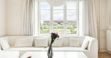 Квартира 3 комнаты в Варшава, Польша