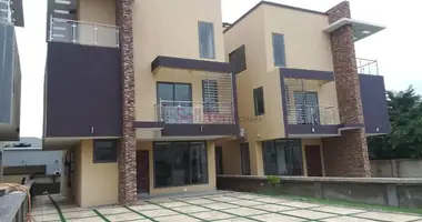 Haus 4 Schlafzimmer in Dzorwulu, Ghana