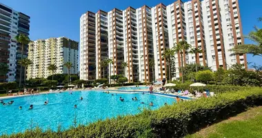 Wohnung 4 zimmer in Mezitli, Türkei