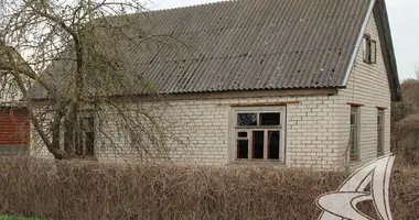 Casa en Kámieniets, Belarús