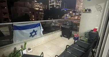 Квартира 3 комнаты в Тель-Авив, Израиль