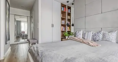 Квартира 4 комнаты в Варшава, Польша