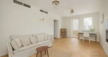 Квартира 2 комнаты в Варшава, Польша