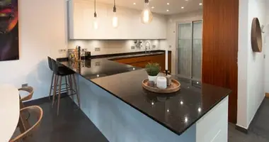 4 bedroom apartment in Dos Hermanas, Spain
