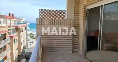 Mieszkanie 4 pokoi w Torrevieja, Hiszpania