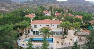 5 bedroom house in Kalo Chorio Larnakas, Cyprus
