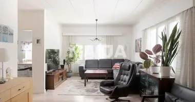 5 bedroom house in Vaajakoski, Finland