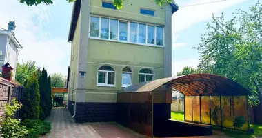 Apartamento 4 habitaciones en Kalodziscanski sielski Saviet, Belarús