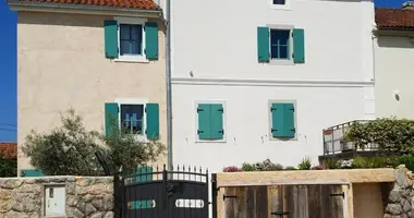 Villa in Omisalj, Kroatien