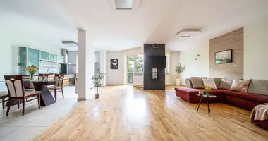 Commercial property 110 m² in Warsaw, Poland