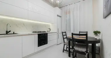 Apartamento 3 habitaciones en Minsk, Belarús