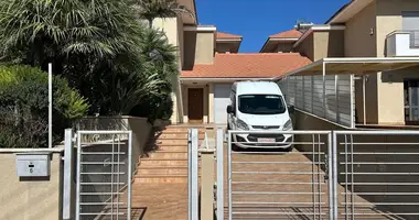 3 bedroom house in Mouttagiaka, Cyprus