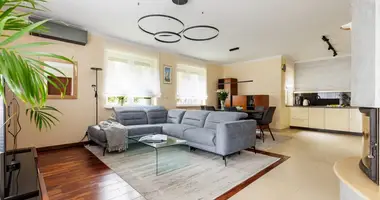 Mieszkanie w Warszawa, Polska