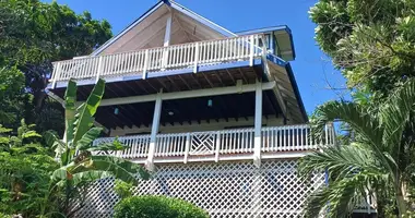 2 bedroom house in West Bay, Honduras