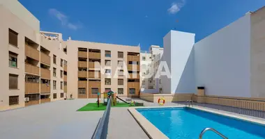 Mieszkanie 3 pokoi w Torrevieja, Hiszpania