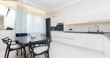 Wohnung 3 zimmer in Minsk, Belarus