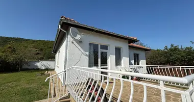 3 bedroom apartment in Goritsa, Bulgaria