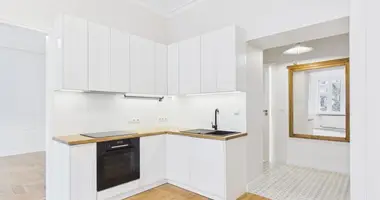 Mieszkanie 2 pokoi w Warszawa, Polska