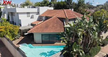 Villa 6 rooms in Herzliya, Israel