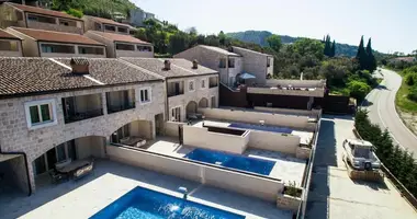 Wohnung 4 Schlafzimmer in Katun Rezevici, Montenegro