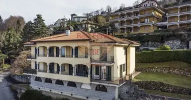 2 bedroom apartment in Stresa, Italy