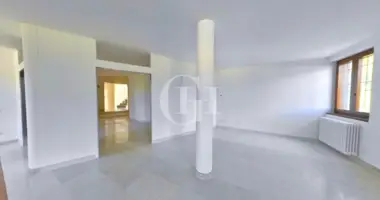 Apartamento 6 habitaciones en Desenzano del Garda, Italia