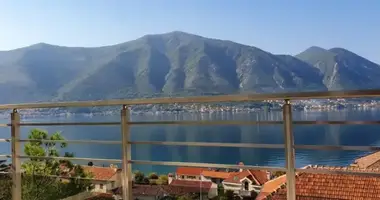 Apartamento 3 habitaciones en Montenegro