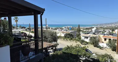 Mieszkanie 3 pokoi w Chloraka, Cypr