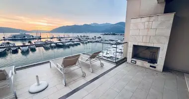 Квартира 4 комнаты в Тиват, Черногория