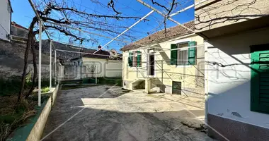 3 room house in Grad Sibenik, Croatia