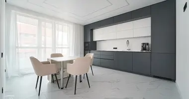Apartamento 3 habitaciones en Minsk, Belarús