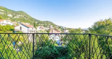 Wohnung 3 Schlafzimmer in Tivat, Montenegro
