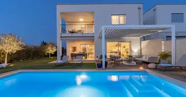 3 bedroom house in Grad Novigrad, Croatia