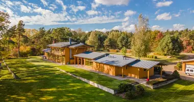 8 room house in Zakroczym, Poland