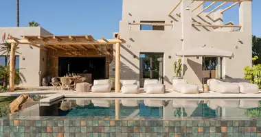 5 bedroom house in Spain