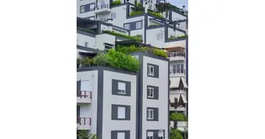 Квартира 4 комнаты в Албания