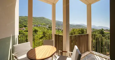 Wohnung 2 Schlafzimmer in Tivat, Montenegro