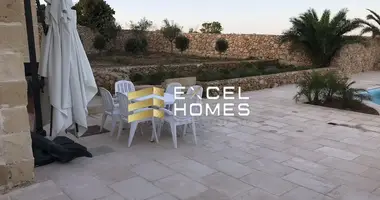 5 bedroom house in Għarb, Malta