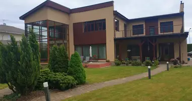 Dom 8 pokojów w Pinki, Łotwa