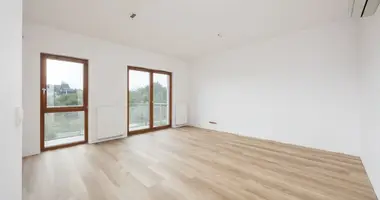 Estudio en Varsovia, Polonia