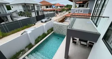 5 bedroom house in Huai Yai, Thailand
