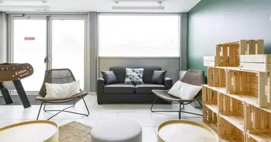 1 bedroom apartment in Cenon, France