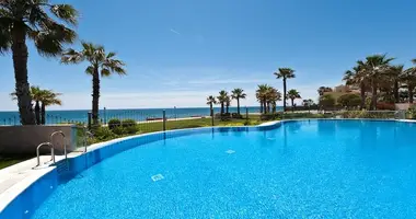 3 bedroom apartment in Estepona, Spain