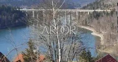 Terrain dans Fuzine, Croatie