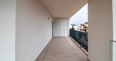Квартира 3 спальни в Quelfes, Португалия