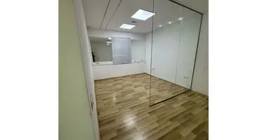 Bureau 70 m² dans Tirana, Albanie