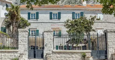 4 bedroom house in Montenegro