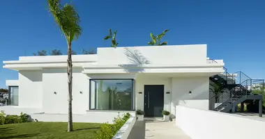5 bedroom house in Estepona, Spain