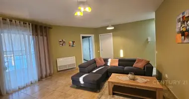 2 bedroom apartment in Tirana Municipality, Albania